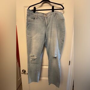 LIKE NEW-EXPRESS CURVY SKINNY MID RISE LIGHT WASH DISTRESSED JEAN W/ RAW HEM 16